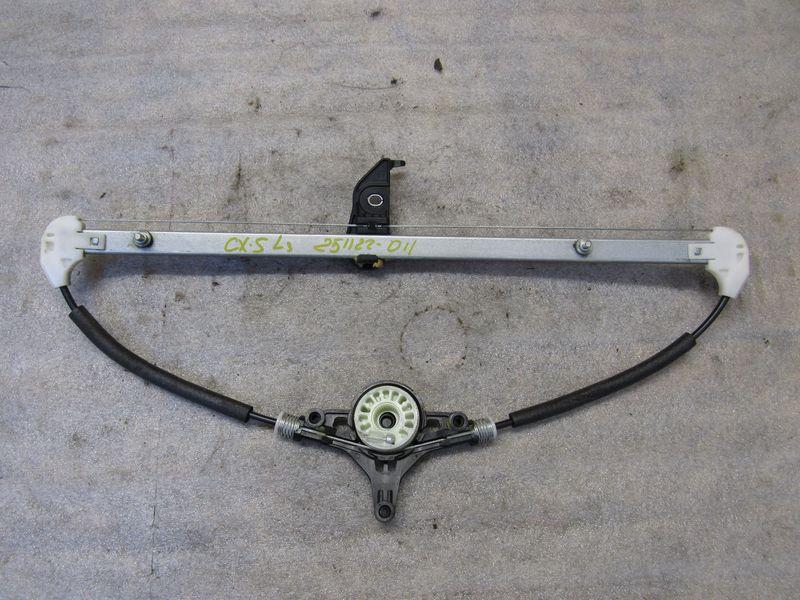 стеклоподъемник электрический задний левый Mazda CX-5 1 поколение 2014 - фото №1