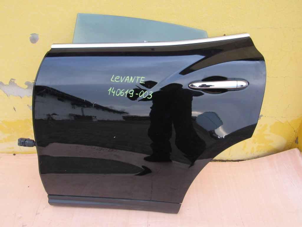 дверь задняя левая Maserati Levante 1 поколение 2016, 3.0 л., дизель, АКПП, внедорожник 5 дв. - фото №1