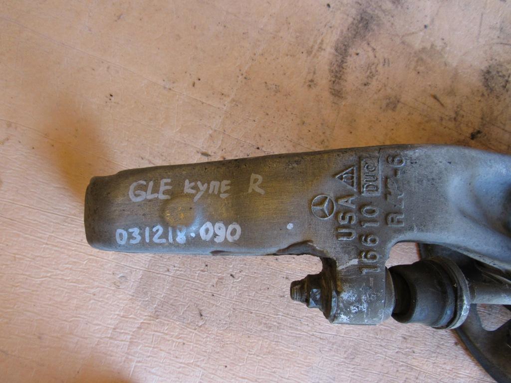 кулак поворотный правый Mercedes-Benz GLE Coupe C292 2017, 3.0 л., OM 642.826, дизель, купе, 1663301020 - фото №1