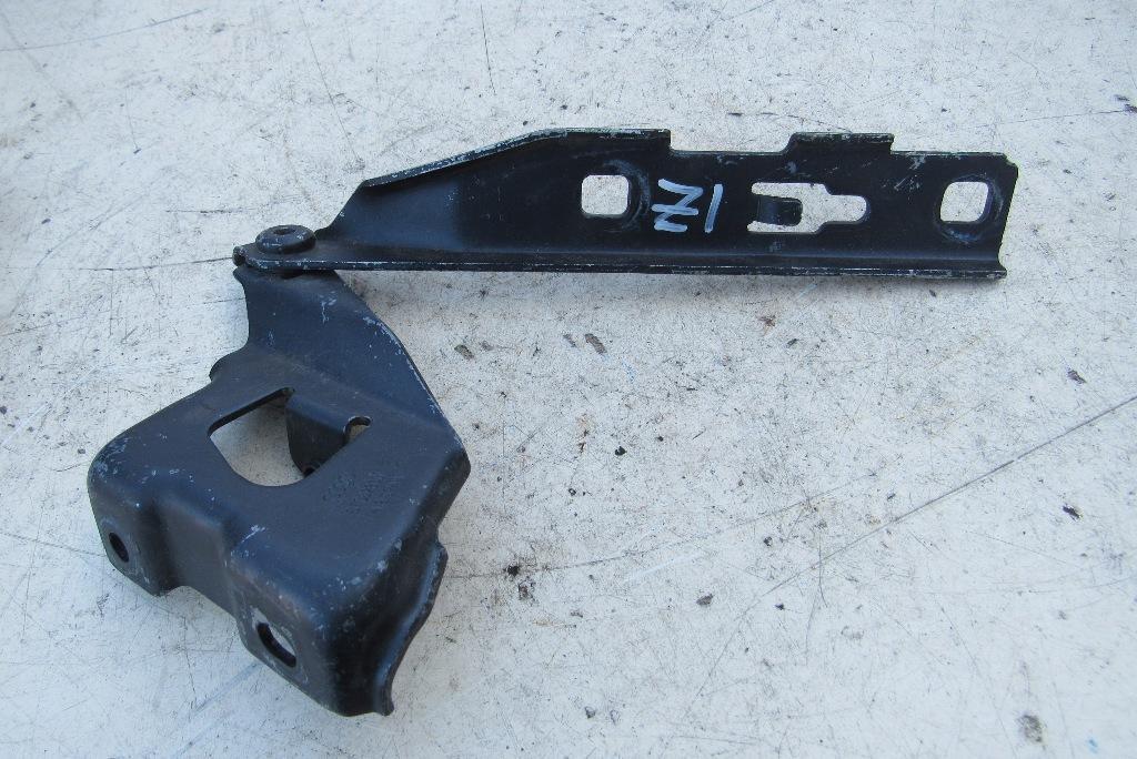 петля капота левая Audi A5 8T 2007, 1.8 л., бензин, купе, 8T0823301E - фото №1