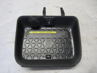 Беспроводное зарядное устройство Toyota RAV4 5 поколение (XA50) 2019, 2.5 л., гибрид, 861S0-42011