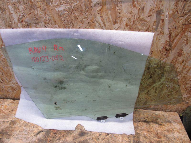 стекло двери передней правой Toyota RAV4 5 поколение (XA50) 2020 - фото №1