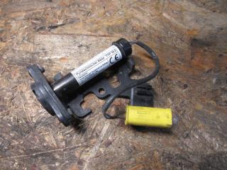 петля капота правая BMW X6 E71/E72 2009, 7326020