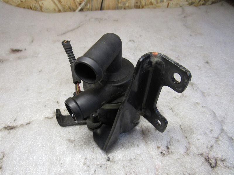 насос антифриза дополнительный Volkswagen Amarok 1 поколение 2H 2012, 2.0 л., дизель, 5N0965561A - фото №1