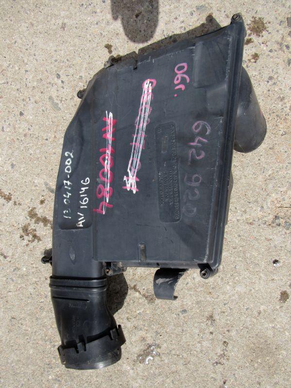 корпус воздушного фильтра Mercedes-Benz CLS-Класс C219 2006, 6420901601 - фото №1