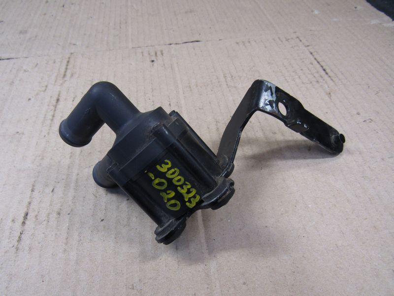 насос антифриза дополнительный Volkswagen Golf 6 поколение 2012, 5N0965561 - фото №1