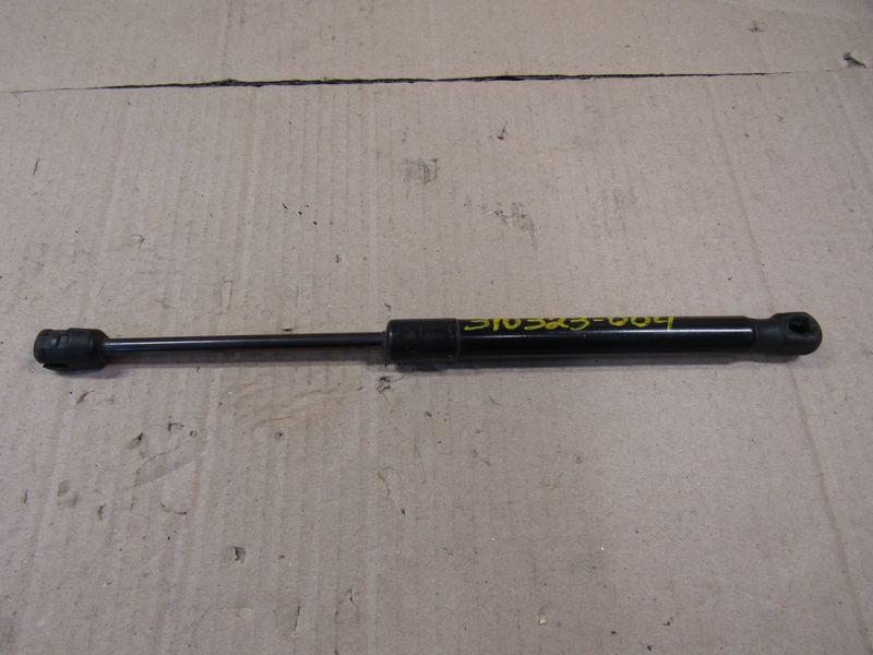 амортизатор крышки багажника (3-5 двери) Audi A6 4G/C7 2012, 2.0 л., бензин, 4G8823359A - фото №1