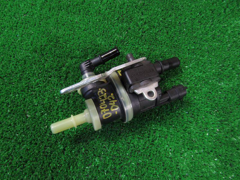 электромагнитный клапан Alfa Romeo Stelvio 1 поколение 2018, 2.0 л., бензин, 05281451AB - фото №1