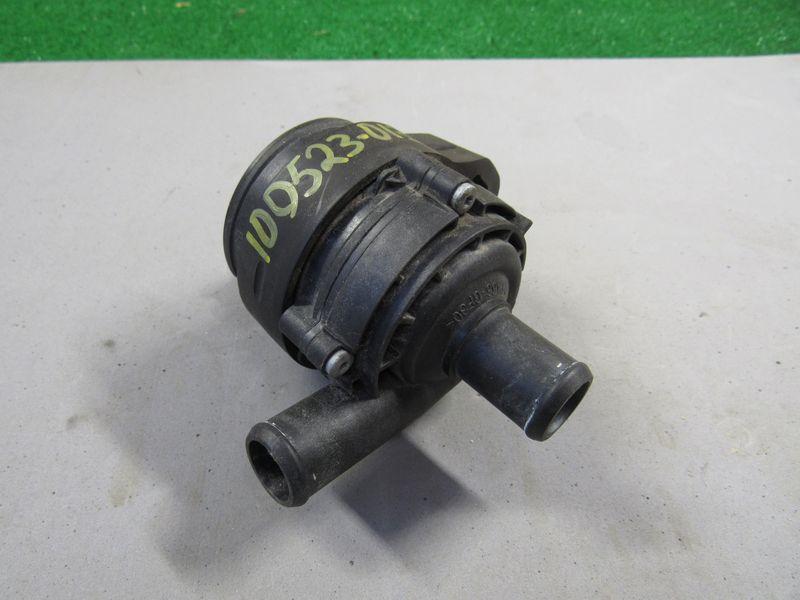 насос антифриза дополнительный Mercedes-Benz M-Класс W166 2012 - фото №1