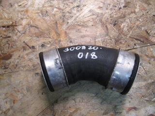 патрубок интеркулера Volkswagen Transporter T5 2003, 7H0145790E