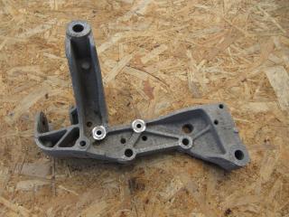 кронштейн (крепление) Volkswagen Touran 1 поколение [рестайлинг] 2006, 1K0199296E