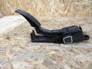 педаль Mercedes-Benz M-Класс W164 2005, 1643000004