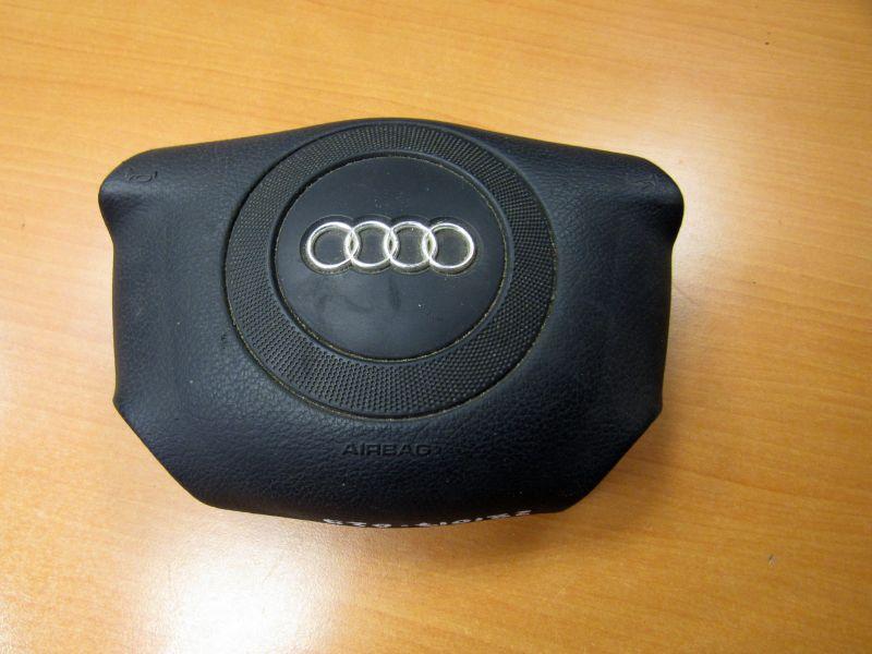 подушка безопасности водителя Audi A6 4B/C5 2000, 4B0880201Q - фото №1