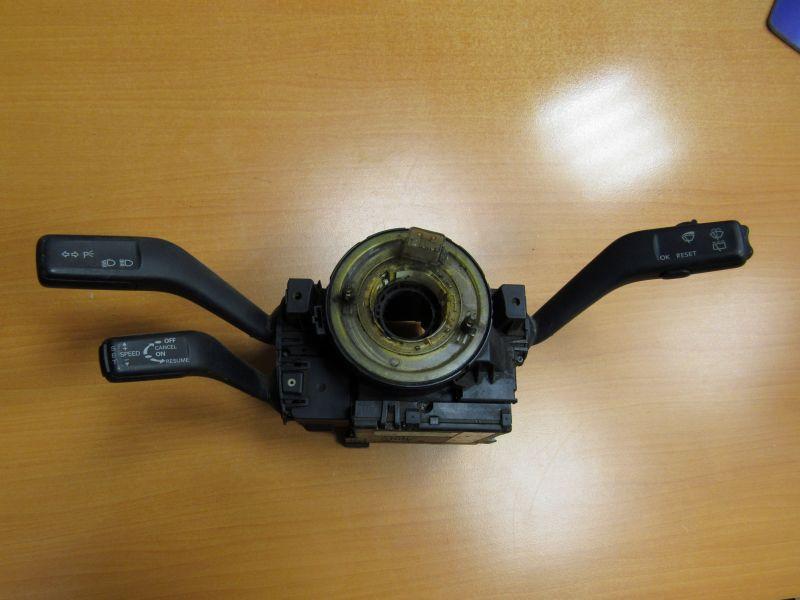 переключатель подрулевой (стрекоза) Volkswagen Passat B7 2011, 3C9953513C - фото №1