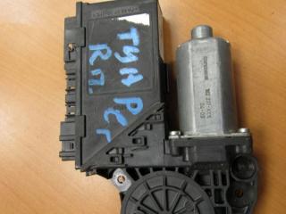 моторчик стеклоподъемника передний правый Volkswagen Touareg 1 поколение 2006, 7L0959702B