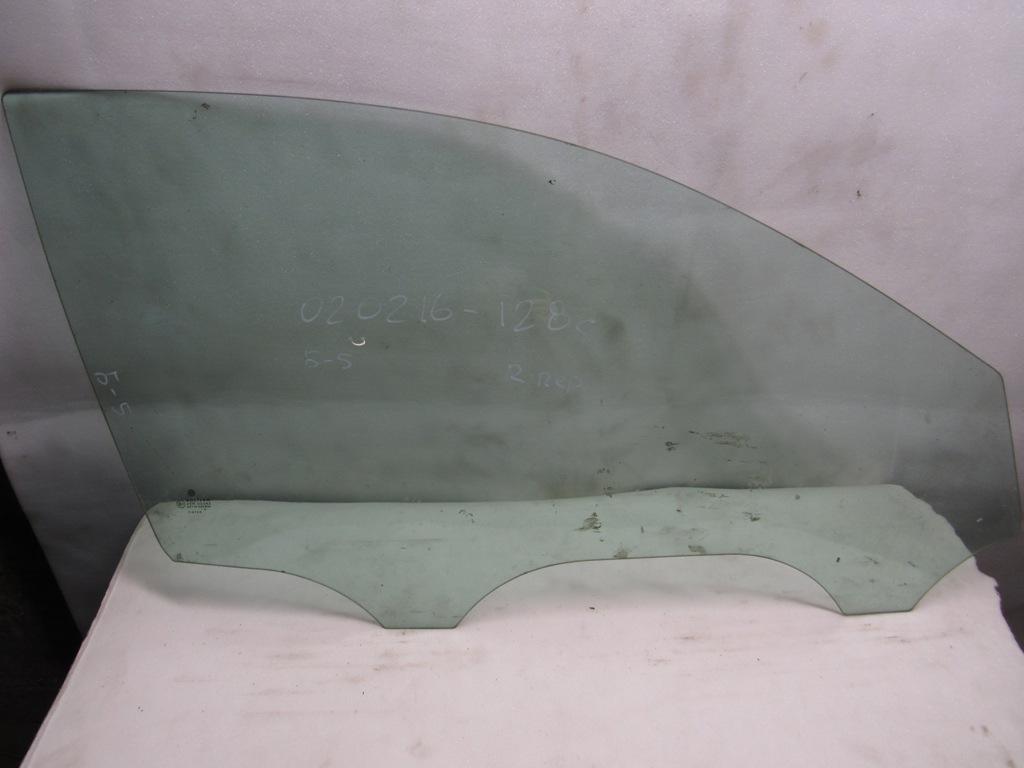 стекло двери передней правой Volkswagen Passat B5 1999 - фото №1