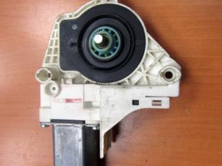 моторчик стеклоподъемника передний правый Audi A6 4G/C7 2012, 8K0959802B