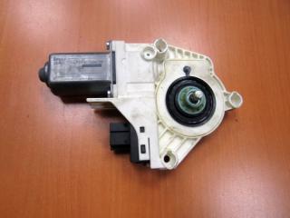 моторчик стеклоподъемника передний правый Audi A6 4F/C6 [рестайлинг] 2010, 4F0959802D