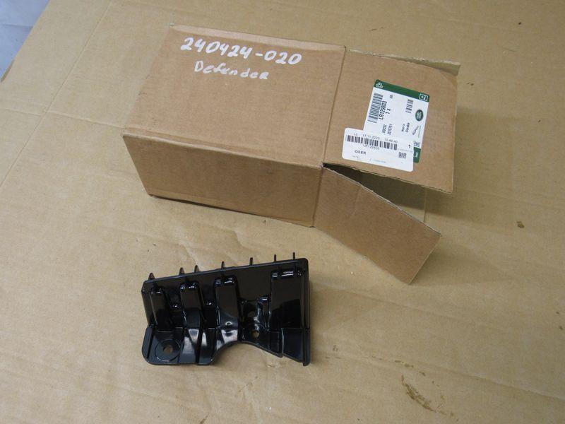Крепление бампера заднего Land Rover Defender 2 поколение 2024, LR129803 - фото №1