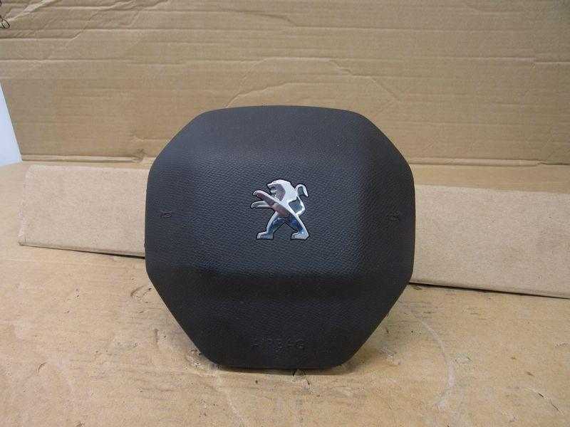 подушка безопасности водителя Peugeot 5008 2 поколение 2020 - фото №1