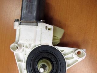 моторчик стеклоподъемника передний левый Mercedes-Benz GL-Класс X164 [рестайлинг] 2012, 2518200742