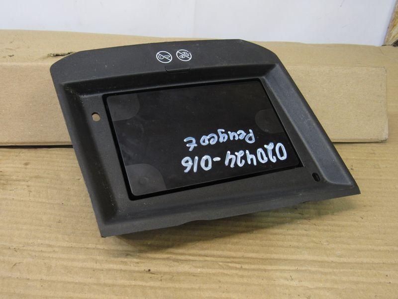 Беспроводное зарядное устройство Peugeot 5008 2 поколение 2020, 2.0 л., дизель, 981340328001 - фото №1