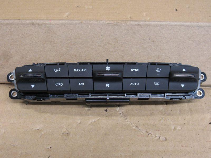 блок управления печки / климат-контроля Maserati Levante 1 поколение 2018, 06701187960 - фото №1