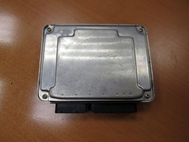 блок управления двигателем Audi A4 B6 2004, 8E0907401Q - фото №1