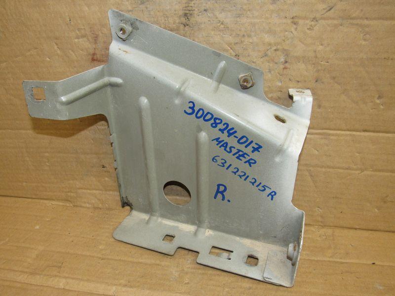 крепление ( кронштейн ) крыла Renault Master 3 поколение 2013, 631221215R - фото №1
