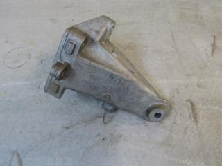 кронштейн двигателя Mercedes-Benz C-Класс W204 [рестайлинг] 2011, 1.8 л., M 271.860, бензин, 2712232704