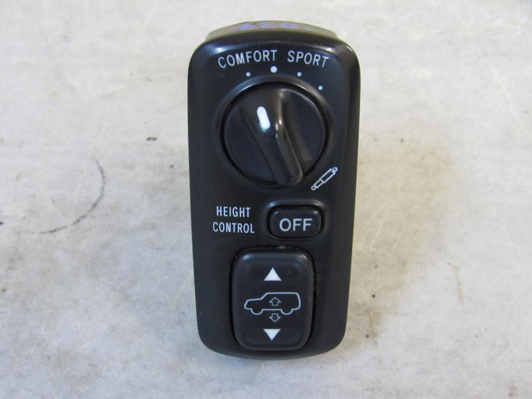 блок управления подвеской Toyota Land Cruiser 10 поколение J100 1998, 758522 - фото №1