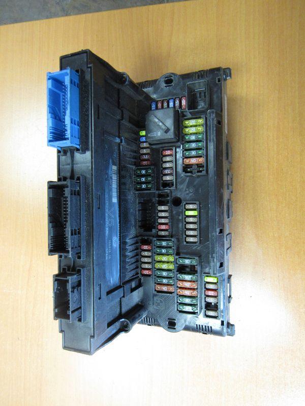 блок предохранителей BMW 5 серия F07/F10/F11 2009, 9234421 - фото №1