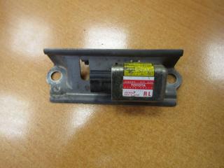 датчик AirBag Toyota Land Cruiser 10 поколение J100 [рестайлинг] 2003, 89830-60010