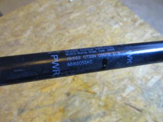 амортизатор крышки багажника (3-5 двери) Jeep Grand Cherokee 4 поколение [рестайлинг] 2016, 3.0 л., дизель, 68165052AC