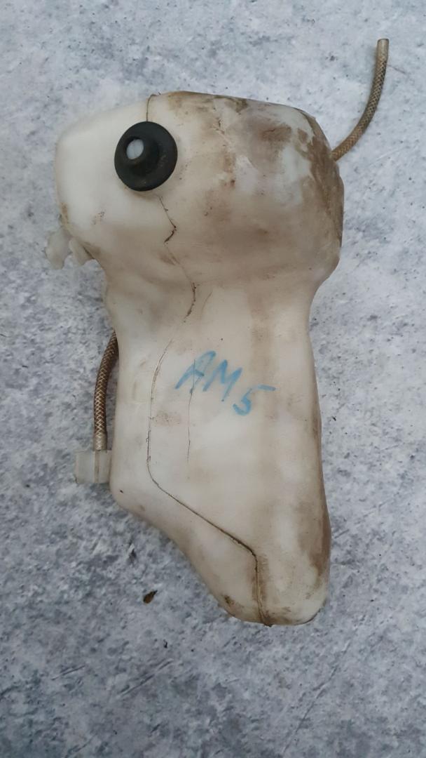 бачок омывателя Mercedes-Benz E-Класс W211/S211 W211 2004, 2.7 л., CDi, OM 647.961, дизель, АКПП, серебро, седан, задний привод, правый руль - фото №1