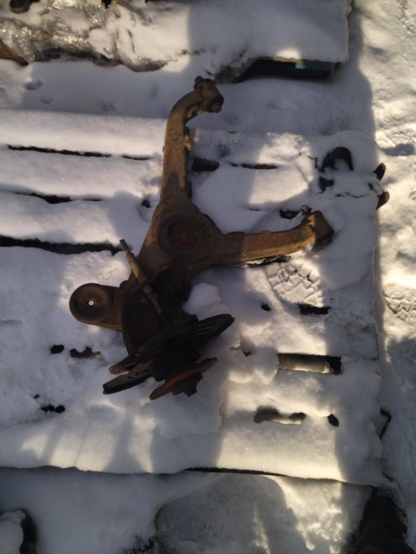 рычаг задний правый Mercedes-Benz Vito W638 2000, 2.2 л., CDi, OM 611LA (75 KW CDI), дизель, МКПП, красный, минивэн, передний привод - фото №1