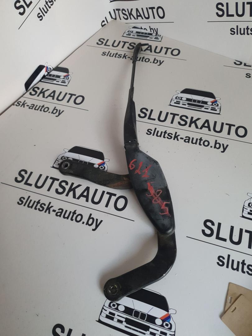 щеткодержатель (поводок стеклоочистителя, дворник) Mercedes-Benz E-Класс W211/S211 2005, 2.7 л., дизель, АКПП, серебристый металлик, седан - фото №1