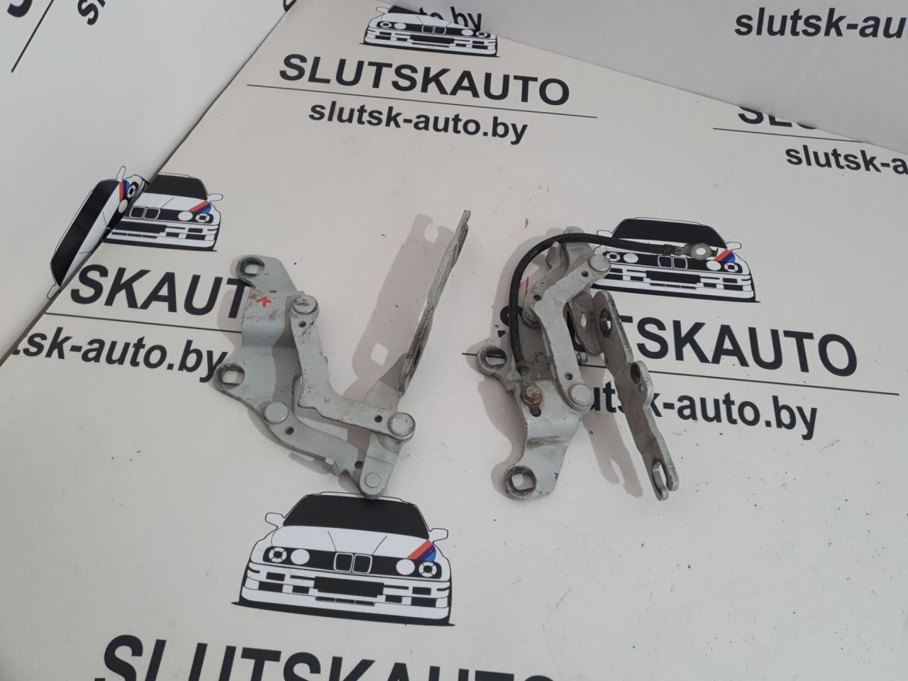 петля капота BMW 3 серия E90/E91/E92/E93 2006, 1.8 л., бензин, МКПП, серебристый металлик, седан, правый руль - фото №1