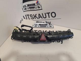 кнопка аварийной сигнализации Mercedes-Benz S-Класс W220 [рестайлинг] 2005, 3.2 л., дизель, АКПП, серебристый металлик, седан, правый руль