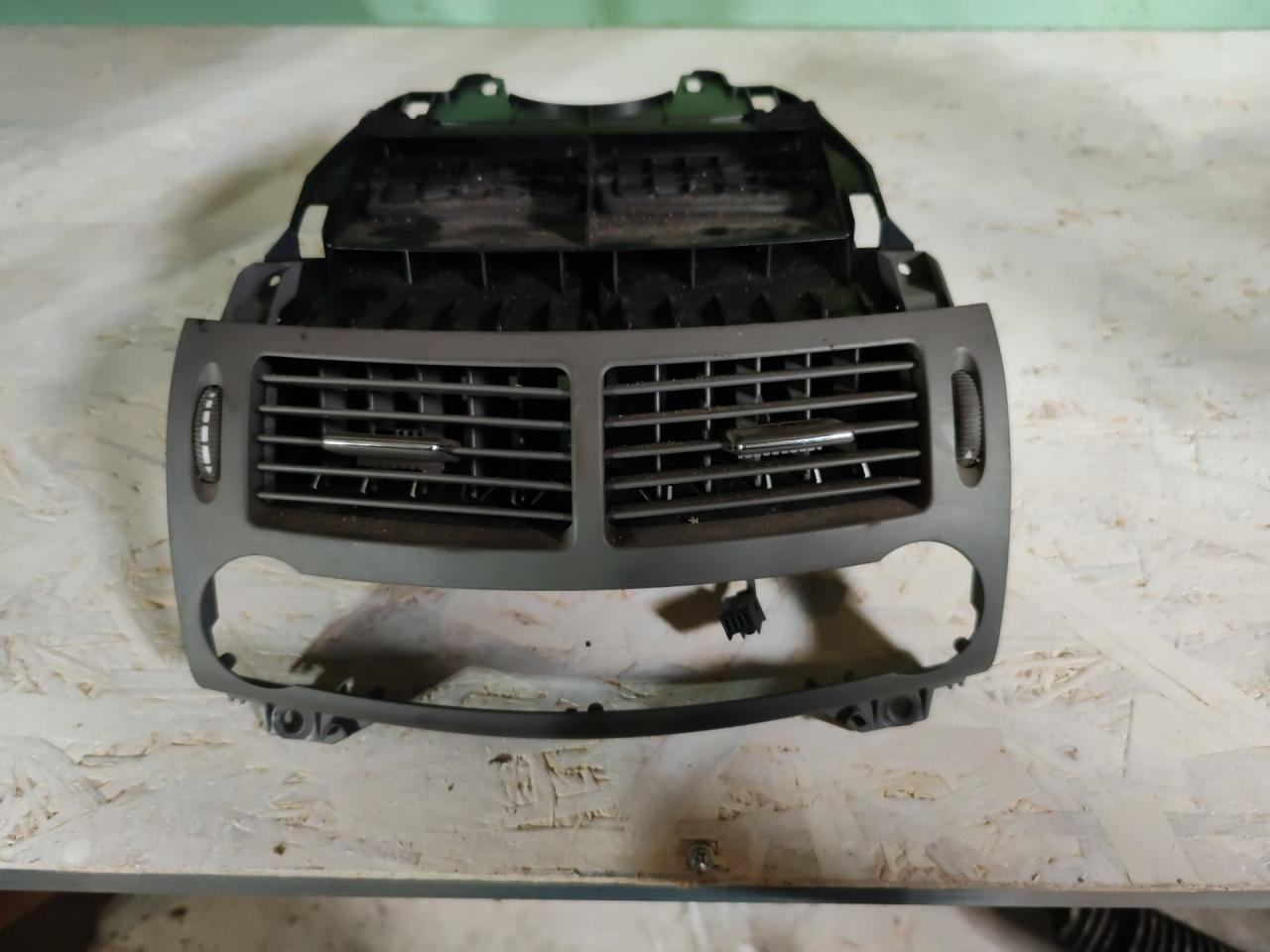 дефлектор обдува салона Mercedes-Benz E-Класс W211/S211 S211 2005, 2.2 л., дизель, АКПП, универсал - фото №1