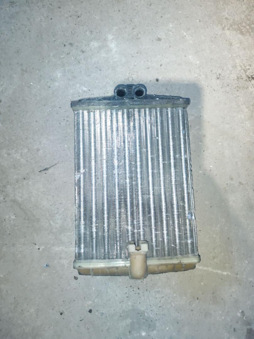 радиатор отопителя (печки) Mercedes-Benz E-Класс W210/S210 W210 1997, 2.9 л., дизель, 5МКПП, синий, седан - фото №1