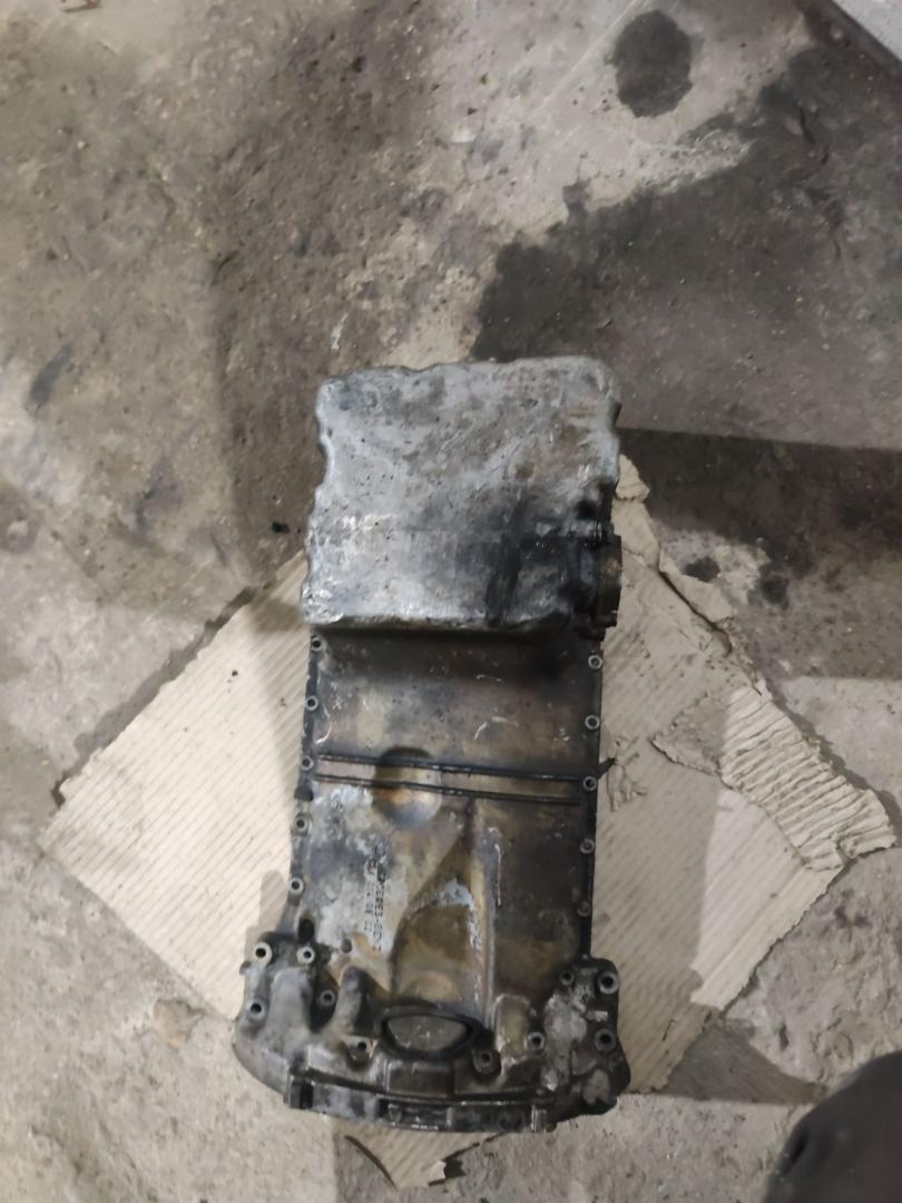 масляный поддон Mercedes-Benz C-Класс W202/S202 W202 1995, 2.2 л., дизель, МКПП, зеленый, седан - фото №1