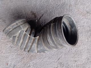 патрубок воздушного фильтра Mercedes-Benz C-Класс W202/S202 [рестайлинг] 1999, 2.2 л., дизель, 5МКПП, серебристый металлик, седан