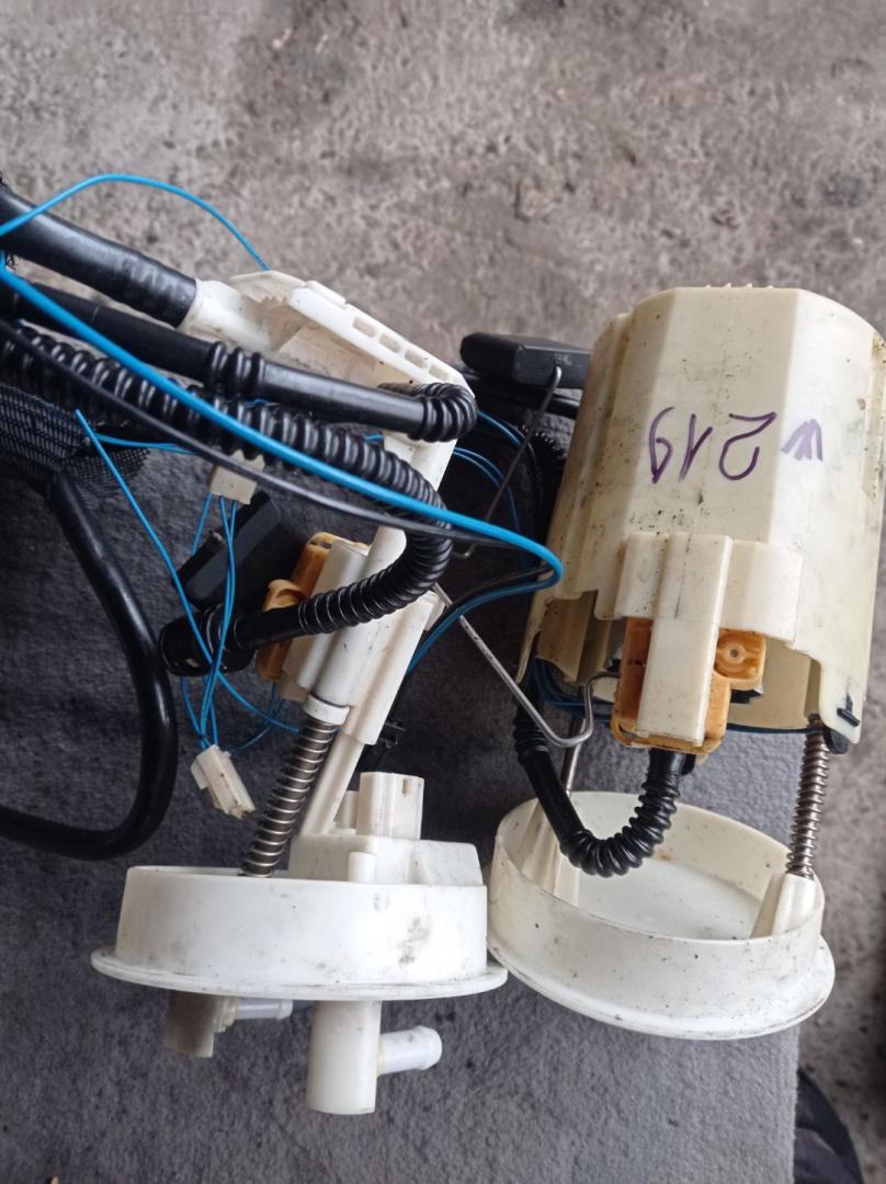 насос топливный Mercedes-Benz CLS-Класс C219 W219 2006, 3.0 л., дизель, АКПП, серый, купе - фото №1