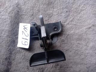 захватный крюк капота Mercedes-Benz CLS-Класс C219 W219 2006, 3.0 л., дизель, АКПП, серый, купе