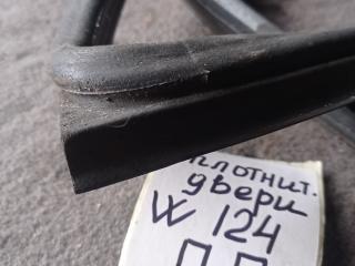 уплотнитель двери Mercedes-Benz E-Класс 1 поколение [рестайлинг] 1993, седан