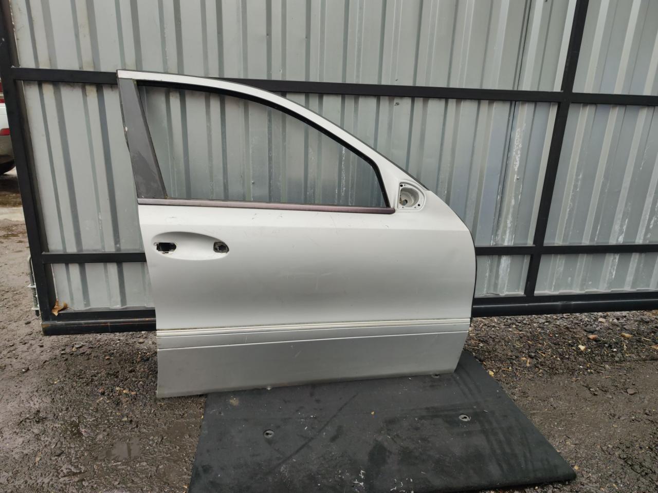 дверь передняя правая Mercedes-Benz E-Класс W211/S211 2005, 2.7 л., дизель, АКПП, серебристый металлик, седан - фото №1