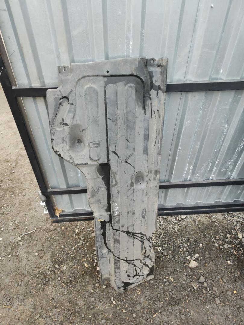 защита днища Mercedes-Benz E-Класс W211/S211 S211 2004, 2.7 л., дизель, АКПП, серо-синий, универсал, задний привод - фото №1