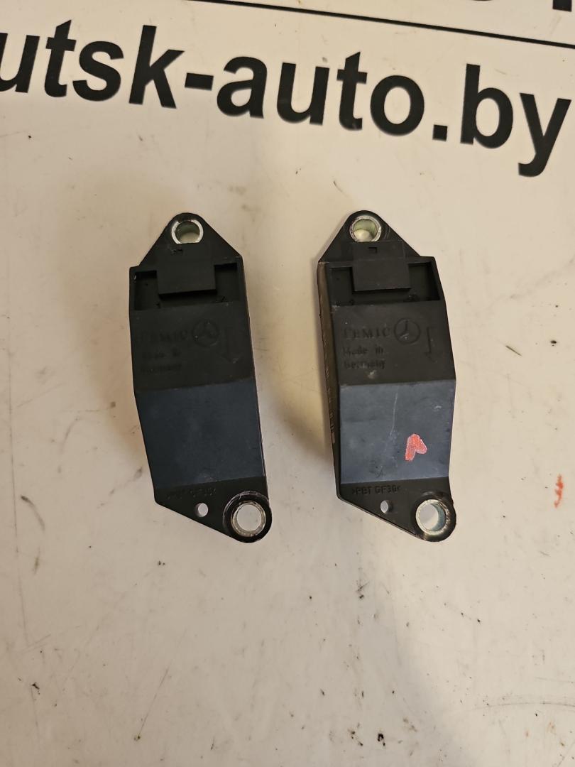 датчик удара Mercedes-Benz E-Класс W211/S211 S211 2004, 2.7 л., дизель, АКПП, серо-синий, универсал, задний привод - фото №1