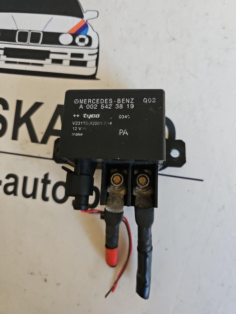 блок управления аккумулятором Mercedes-Benz E-Класс W211/S211 S211 2004, 2.7 л., дизель, АКПП, серо-синий, универсал, задний привод - фото №1